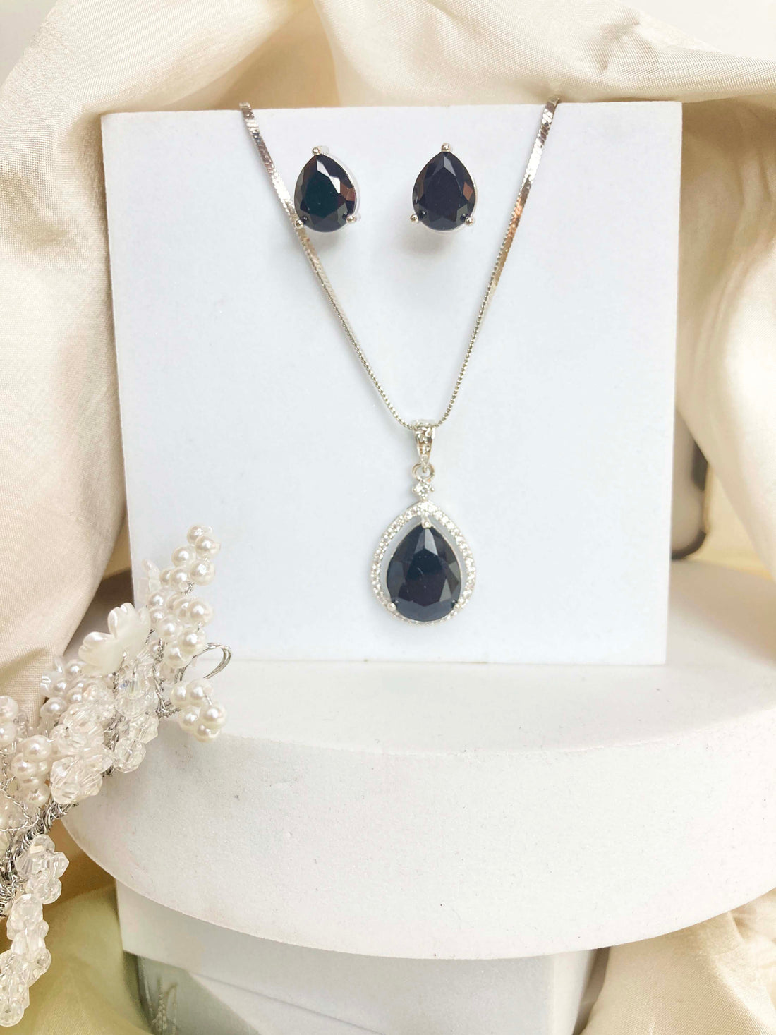 Black Chahat Pendent Set