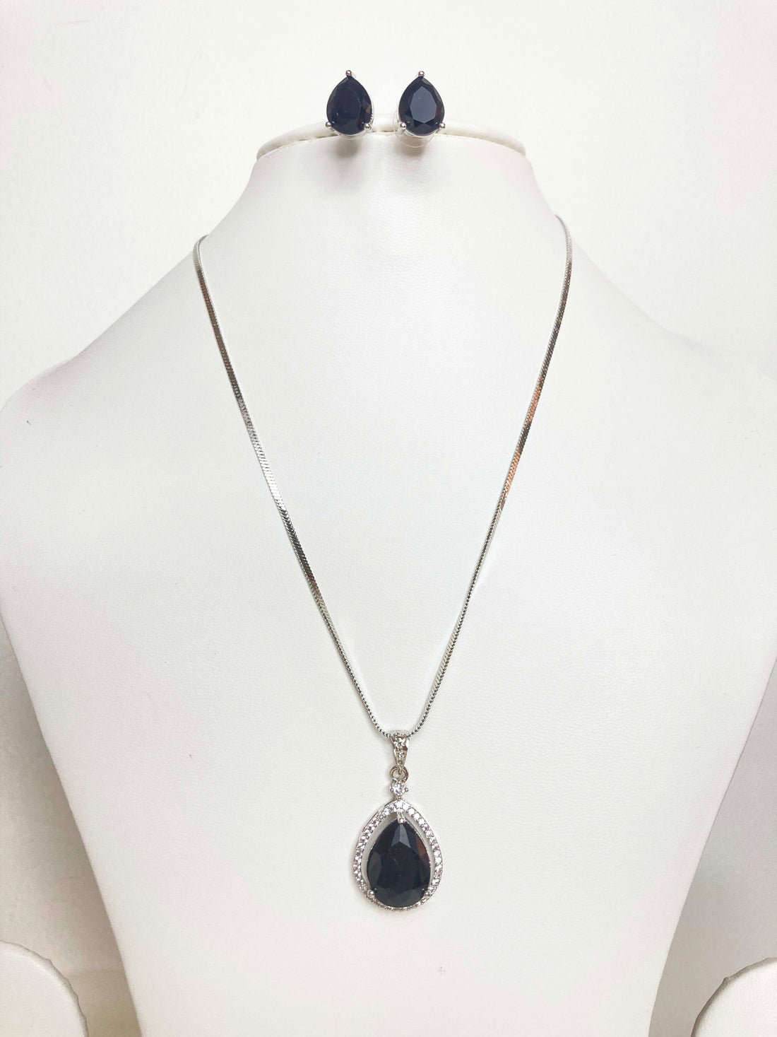Black Chahat Pendent Set