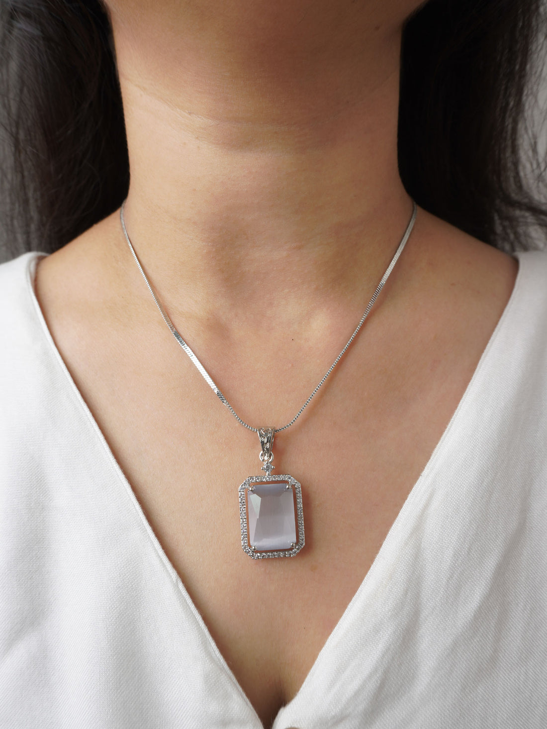 Gray Nora Pendent Set