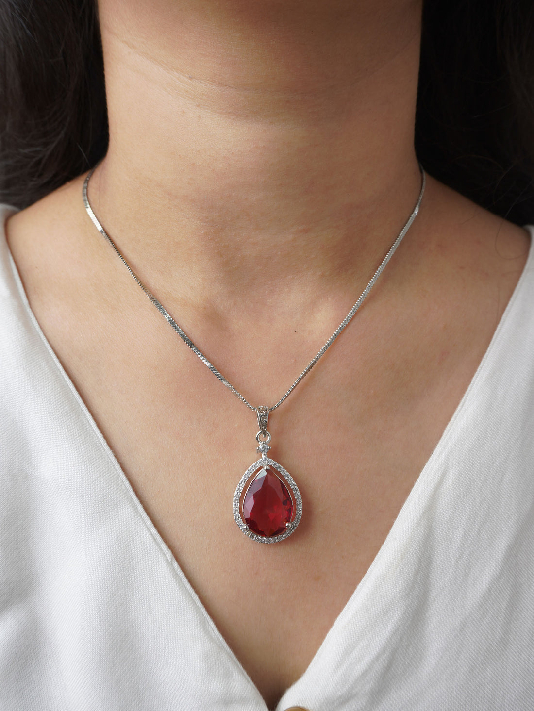 Red Rhea Pendent Set