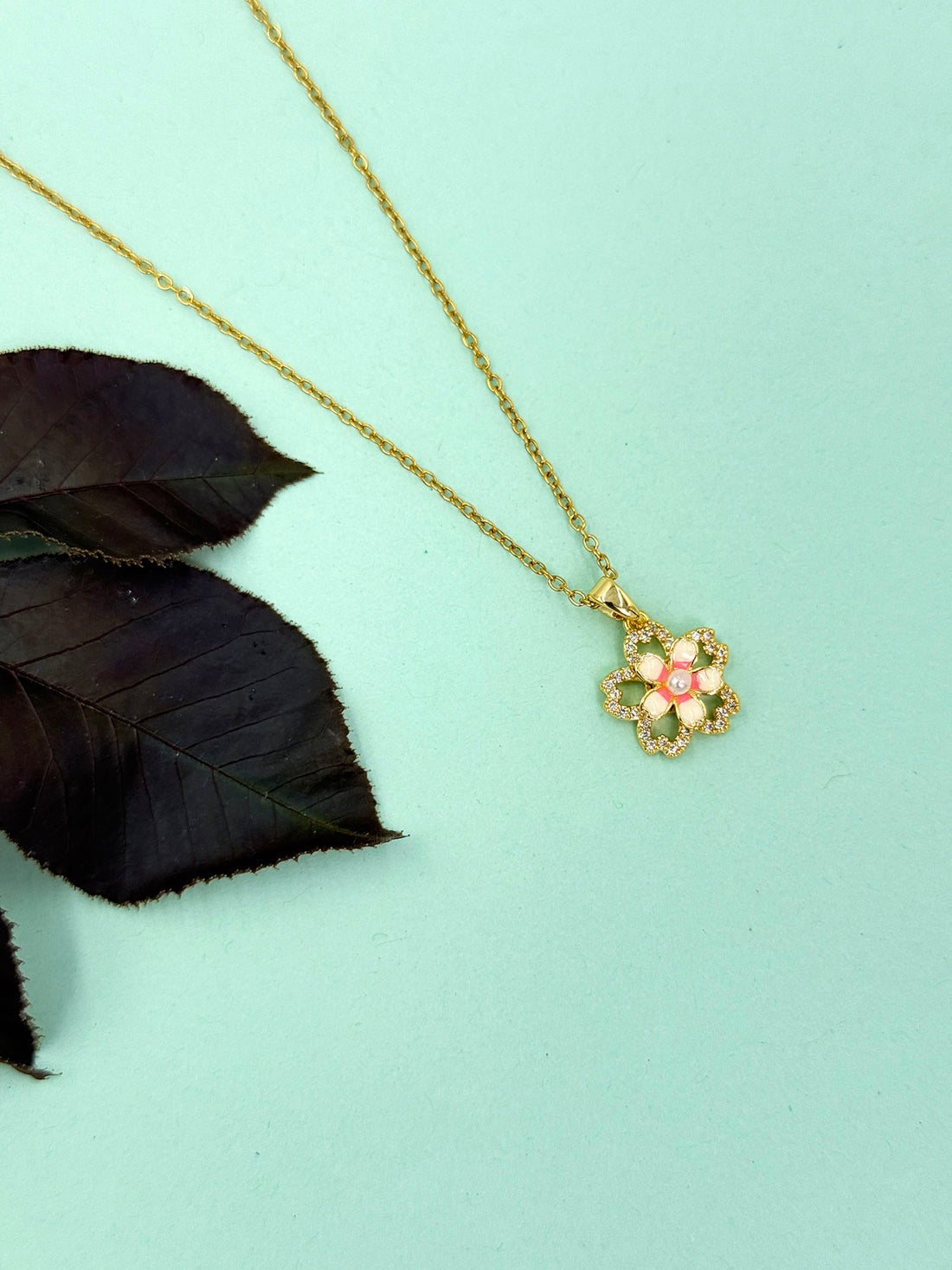 Aesthetic Anti-Tarnish Ruhi Necklace - 18k Gold Plated for Women & Girls