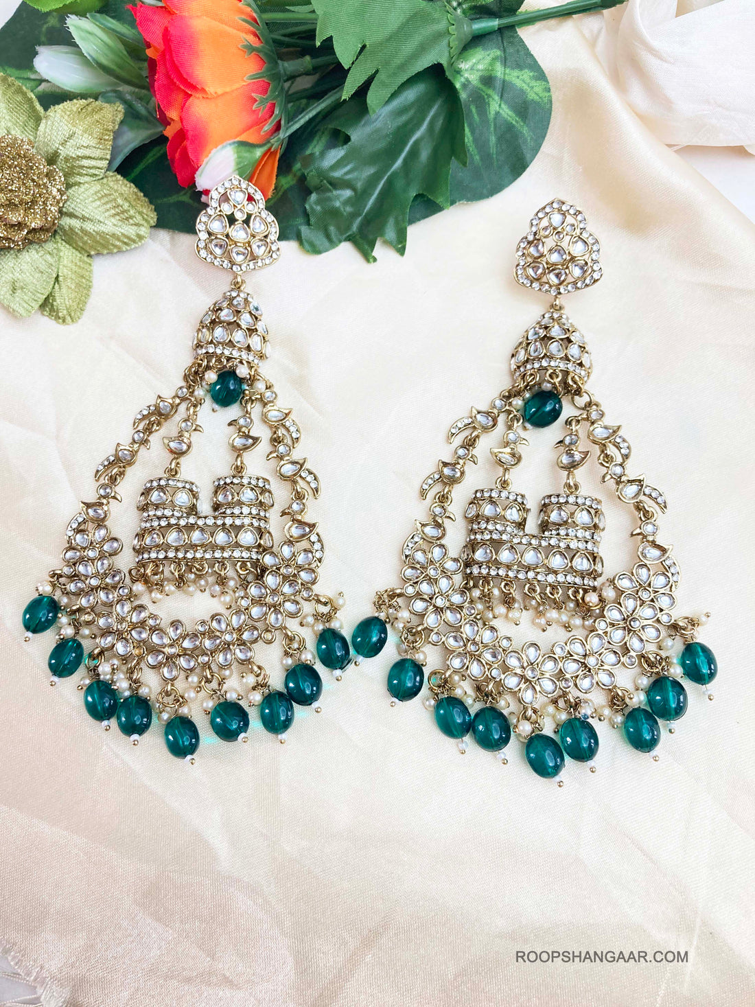 Emerald Leela Chaandbalis