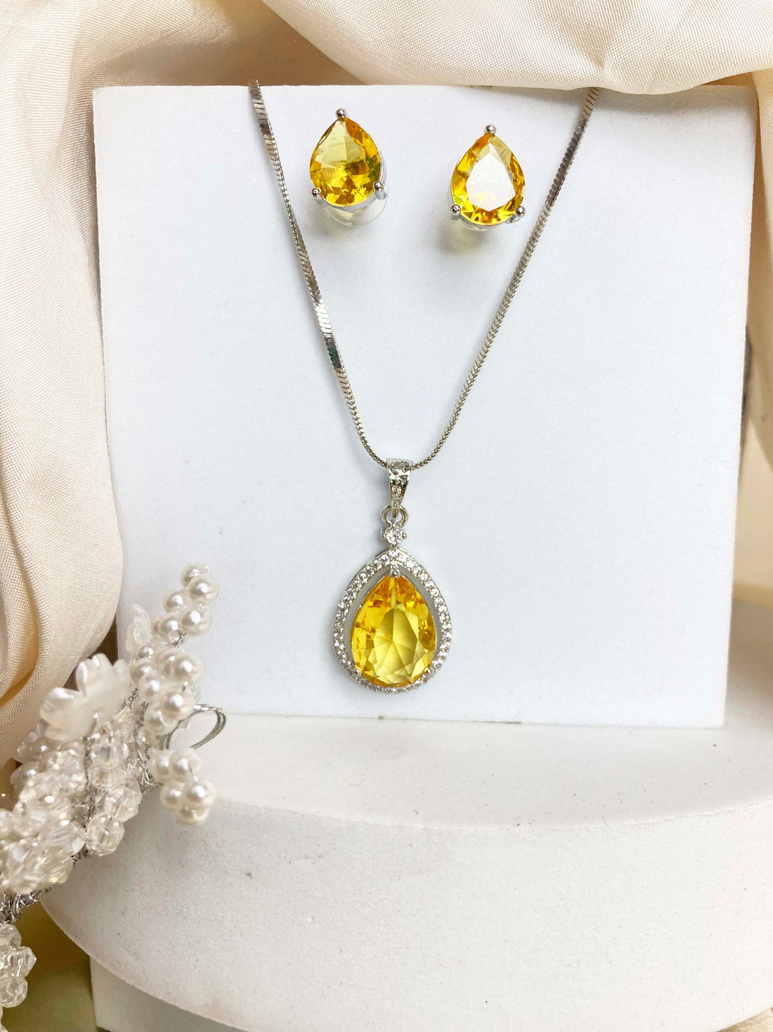 Lemon Deepika Pendent Set
