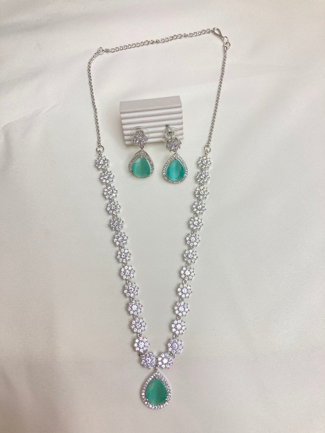 Mint Lily Zirconia Jewellery Set