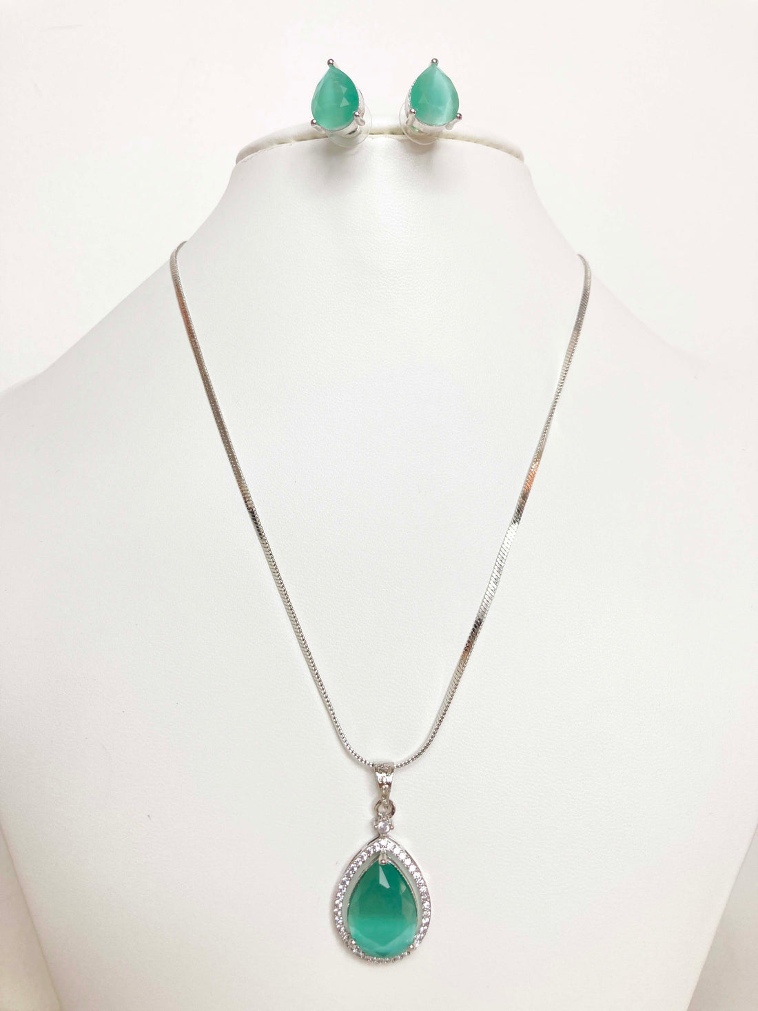 Mint Ruhani Pendent Set