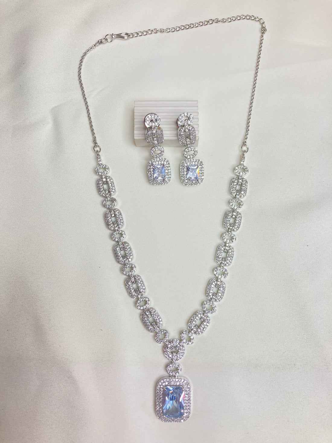 Silver Olivia Zirconia Jewellery Set