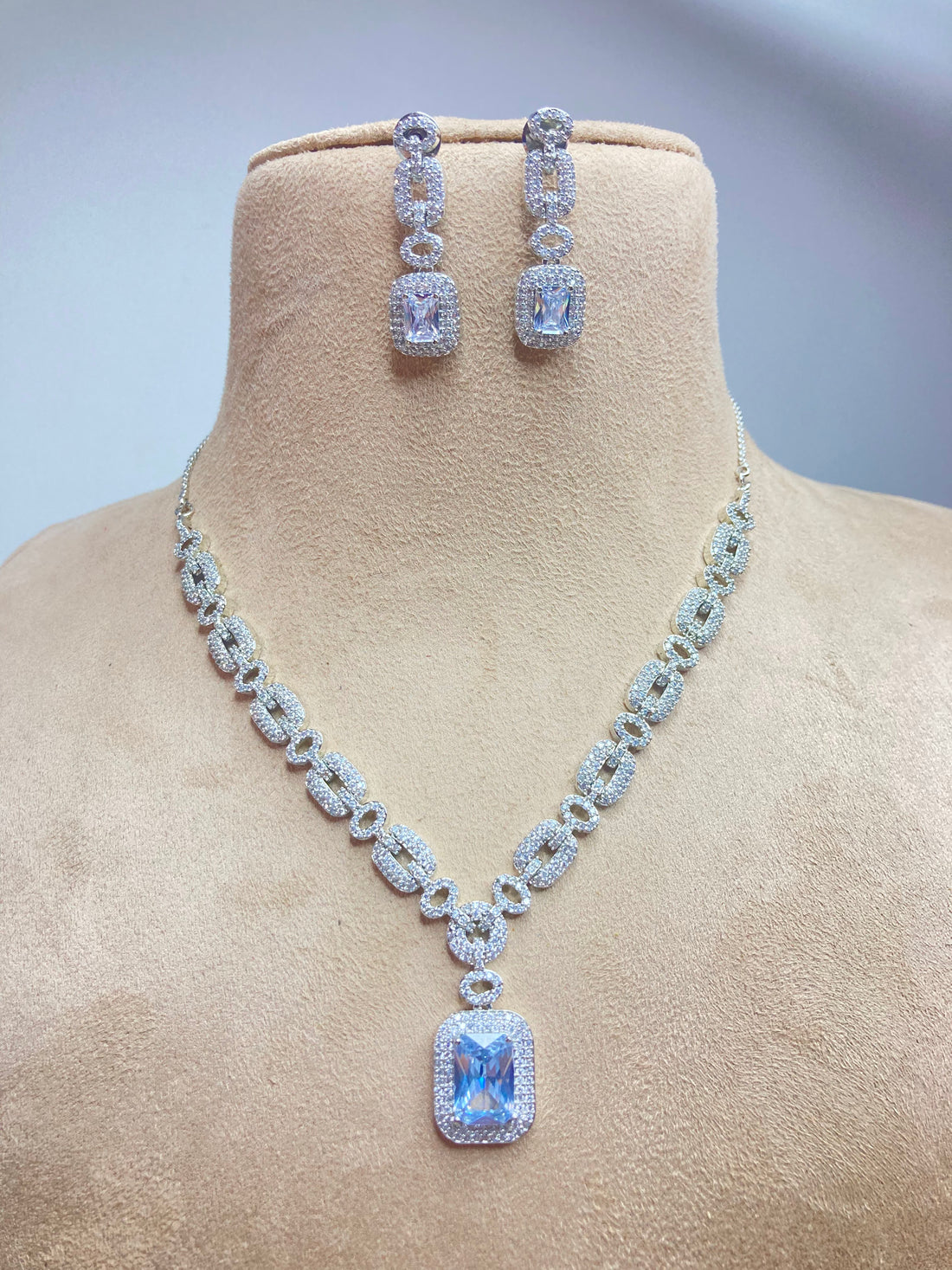 Silver Olivia Zirconia Jewellery Set