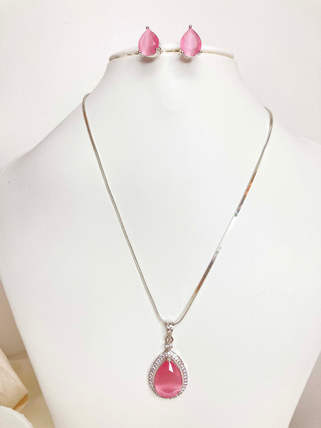 Pink Pihu Pendent Set