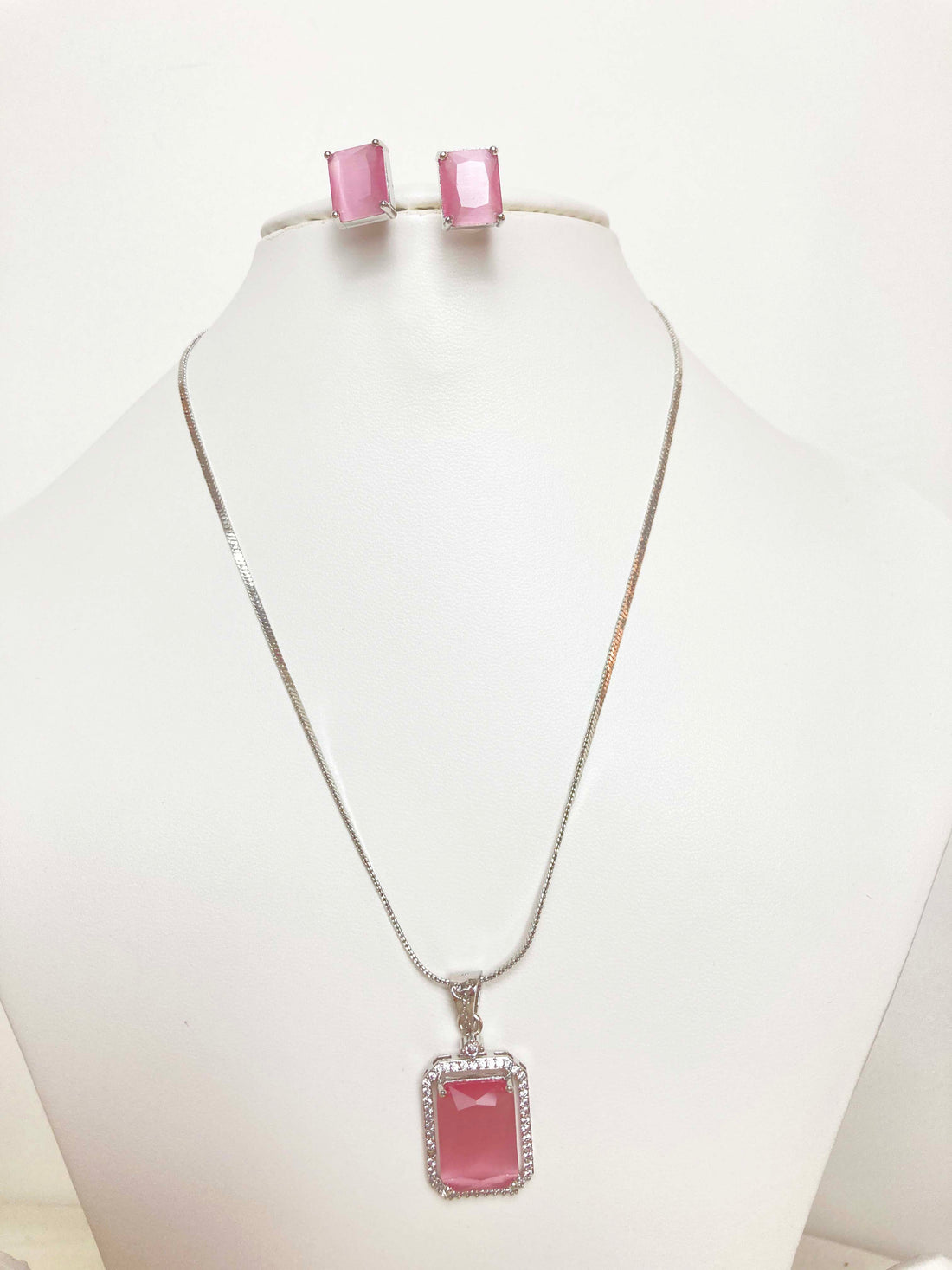 Pink Zaara Pendent Set