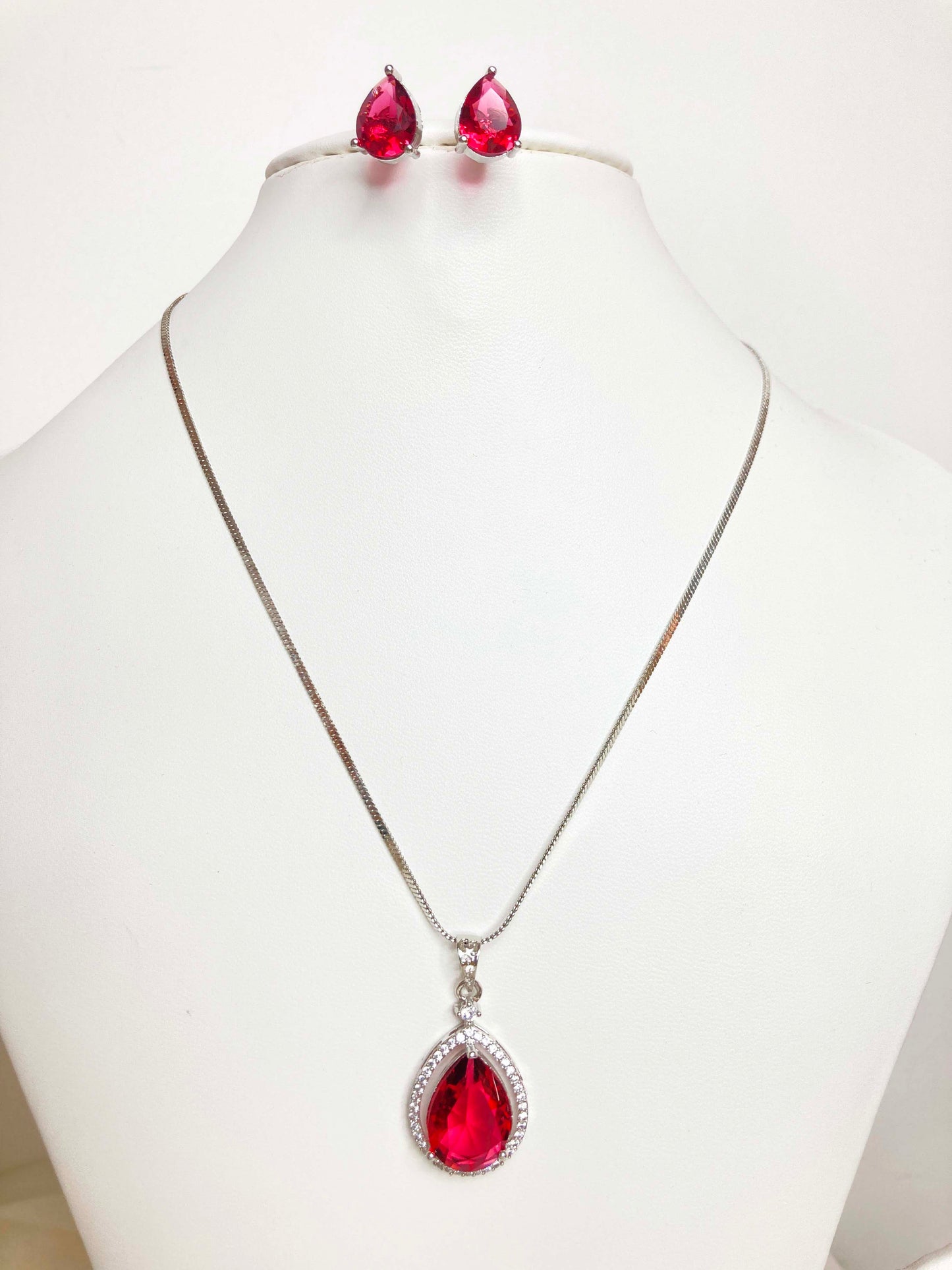 Ruby Bhavya Pendent Set