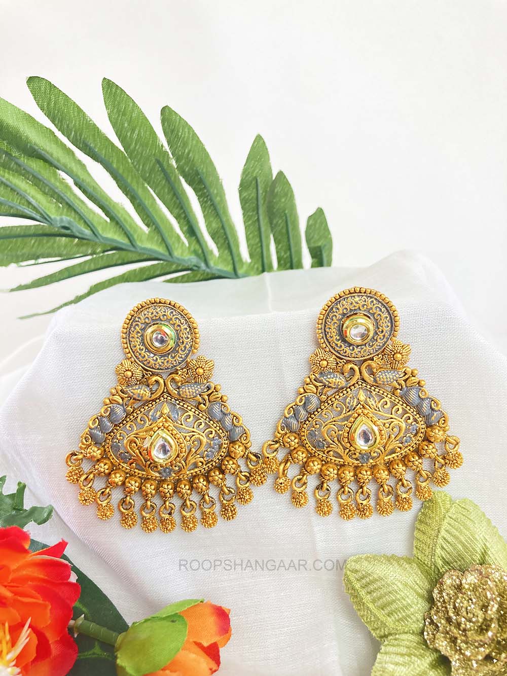 Gray Avneet Chandbali Earrigs