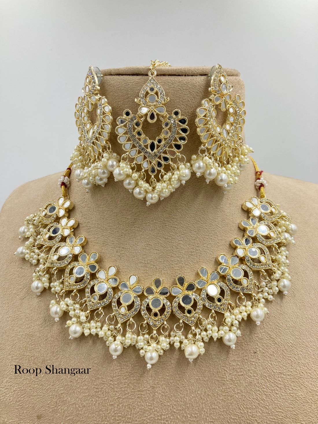 Ivory Ishika Mirror Necklace Set