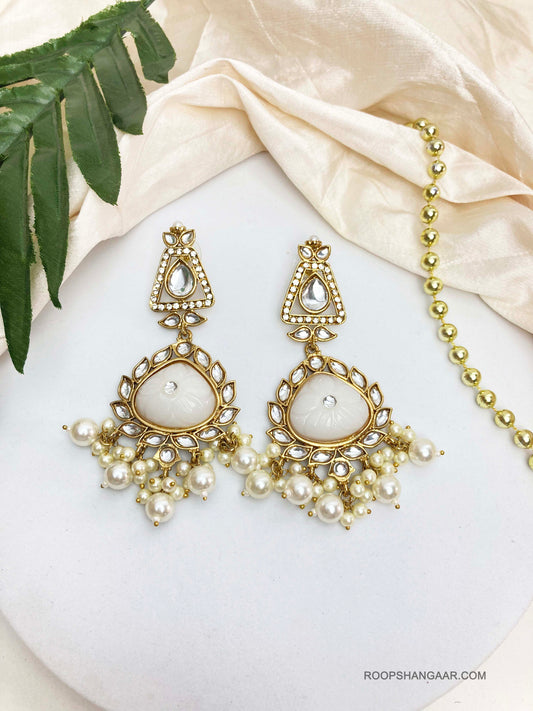 White Aaravi Chaandbalis