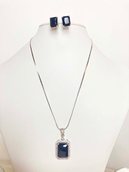 Black Zarna Pendent Set
