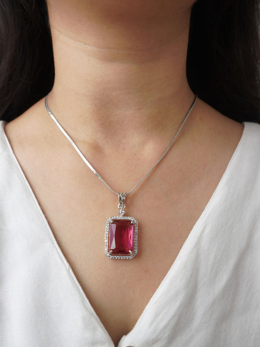 Red Aaruhi Pendent Set