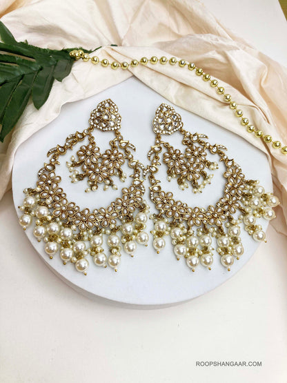 White Kashvi Chaandbalis