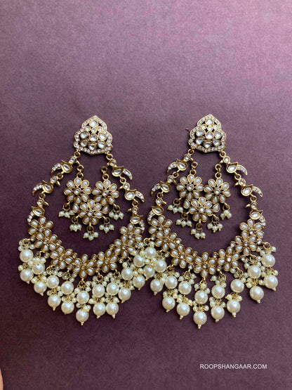 White Kashvi Chaandbalis