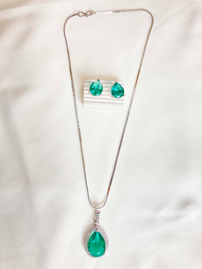 Rama Green Bina Pendent Set