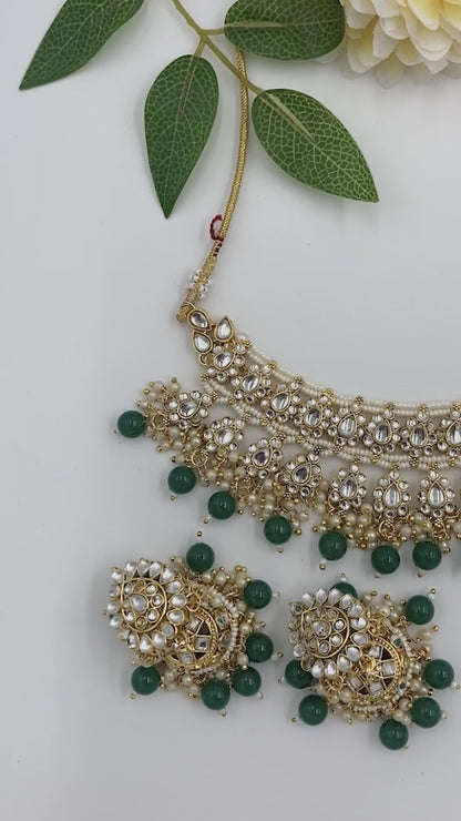 Emerald Avanti Jewellery Set